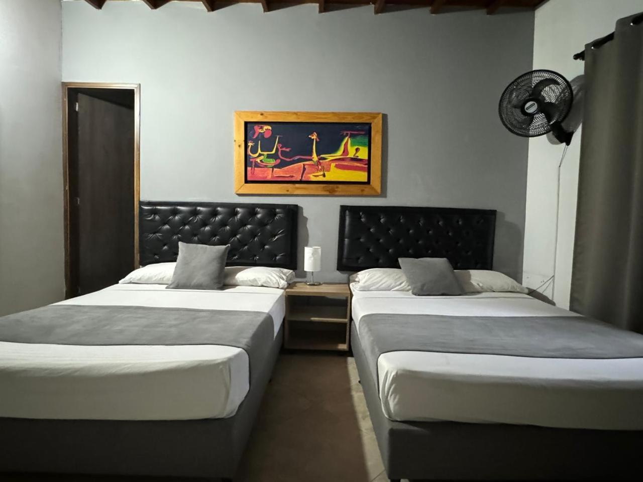 Gemas San Joaquin 1 Hotell Medellín Exteriör bild