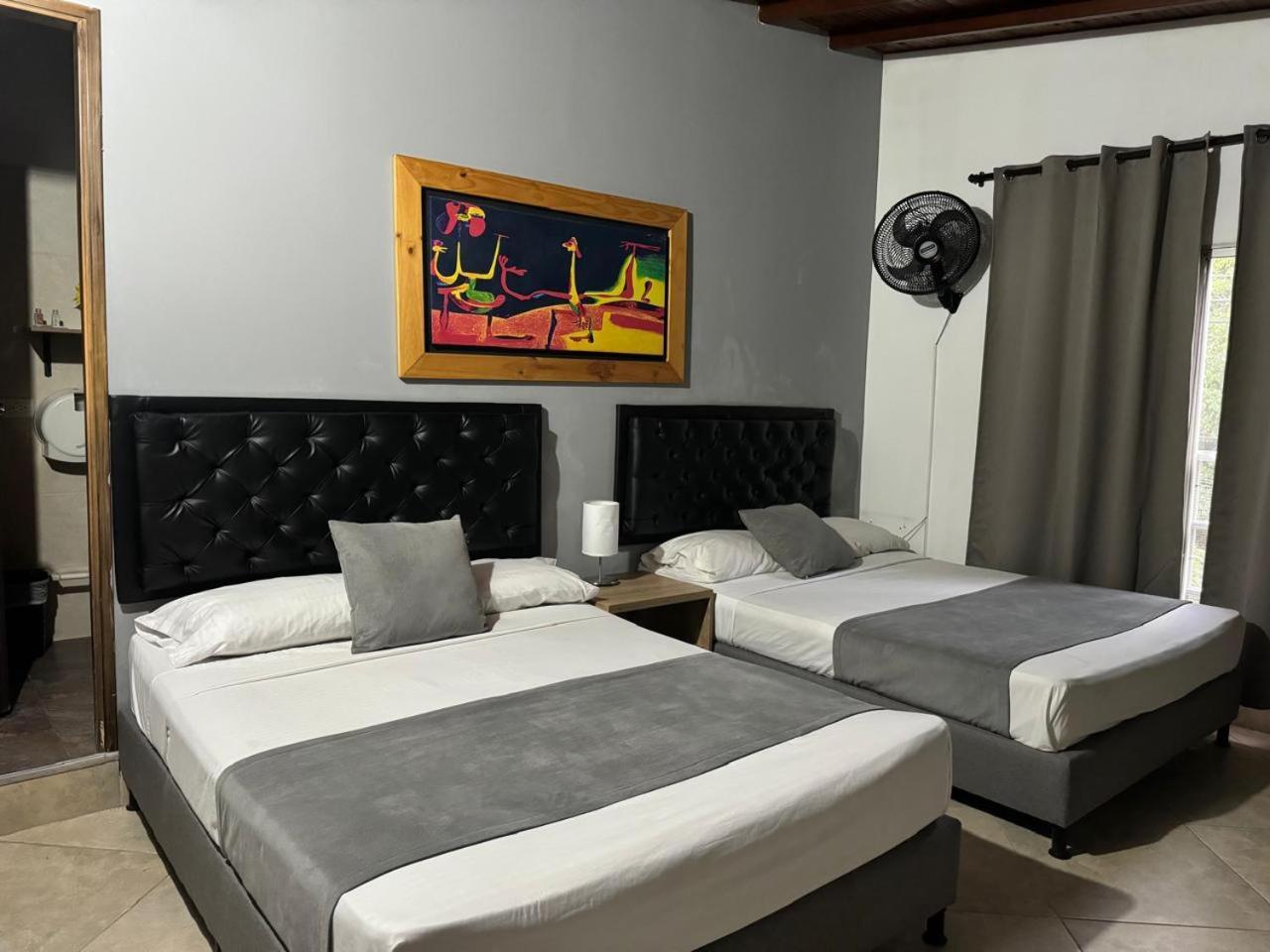 Gemas San Joaquin 1 Hotell Medellín Exteriör bild