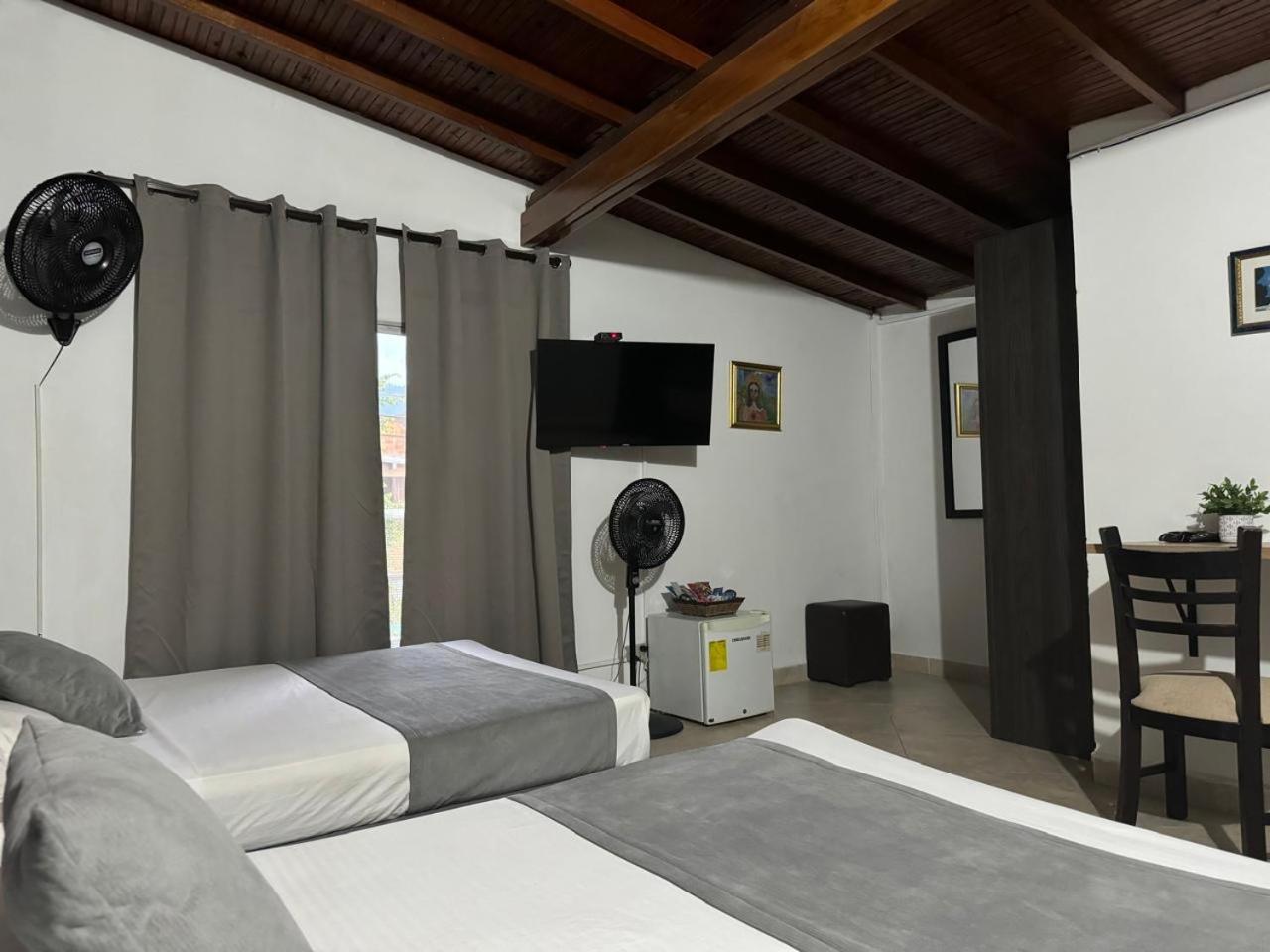 Gemas San Joaquin 1 Hotell Medellín Exteriör bild
