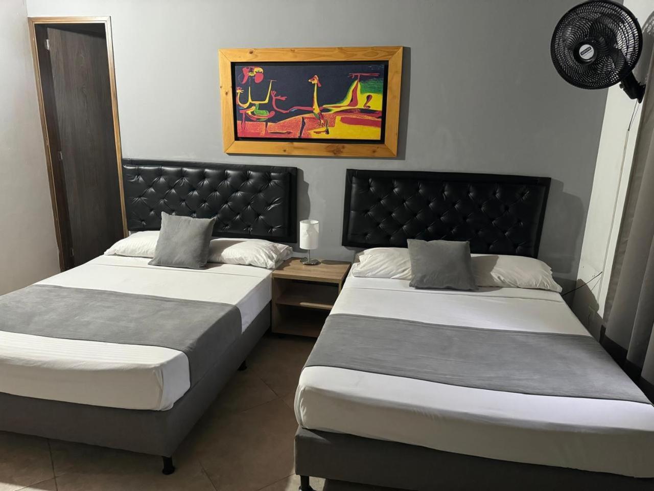 Gemas San Joaquin 1 Hotell Medellín Exteriör bild