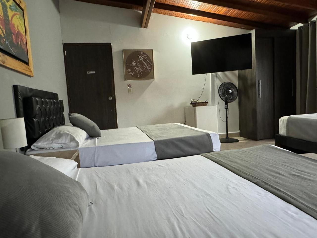 Gemas San Joaquin 1 Hotell Medellín Exteriör bild